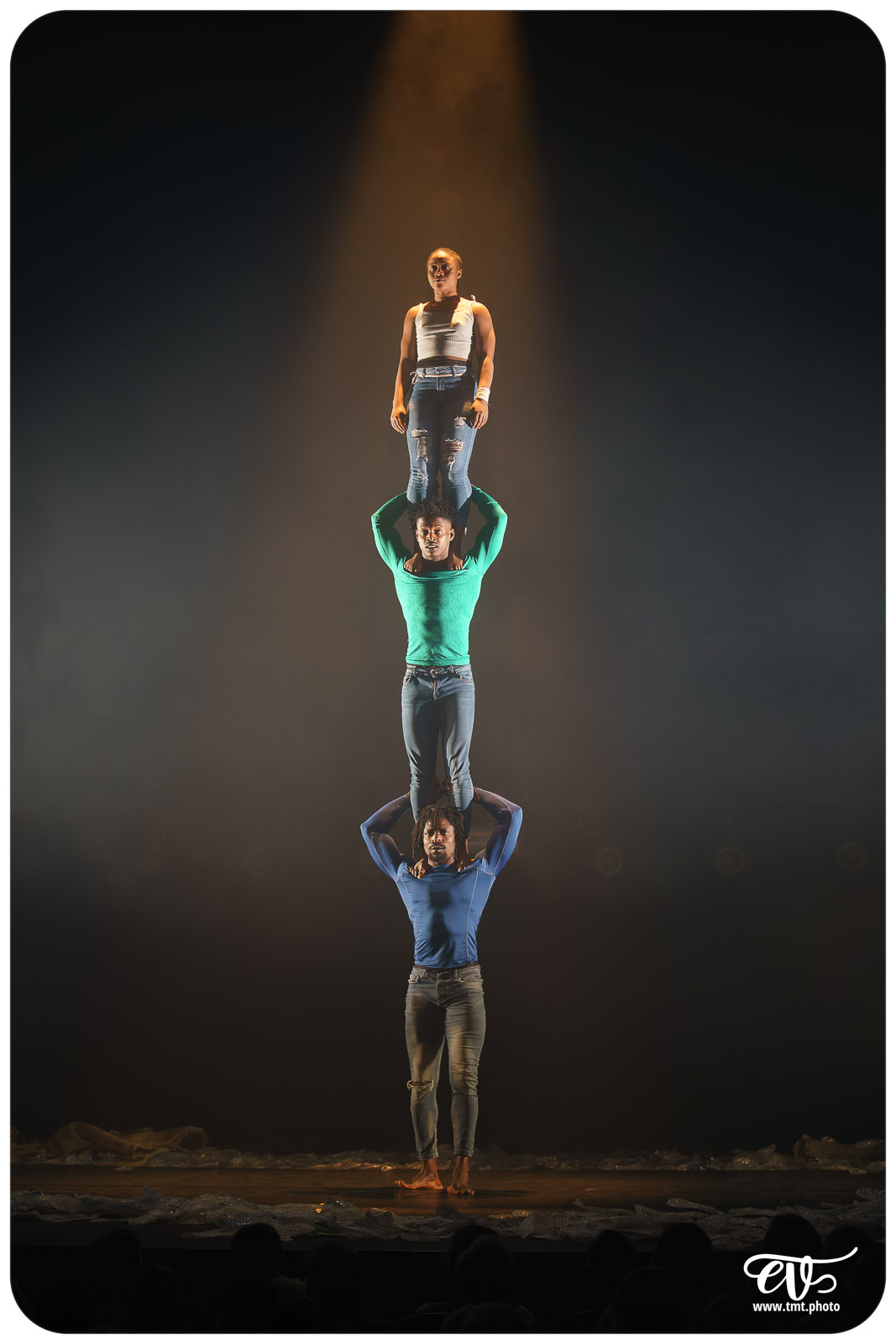 YÉ ! (L'EAU) (CIRCUS BAOBAB)